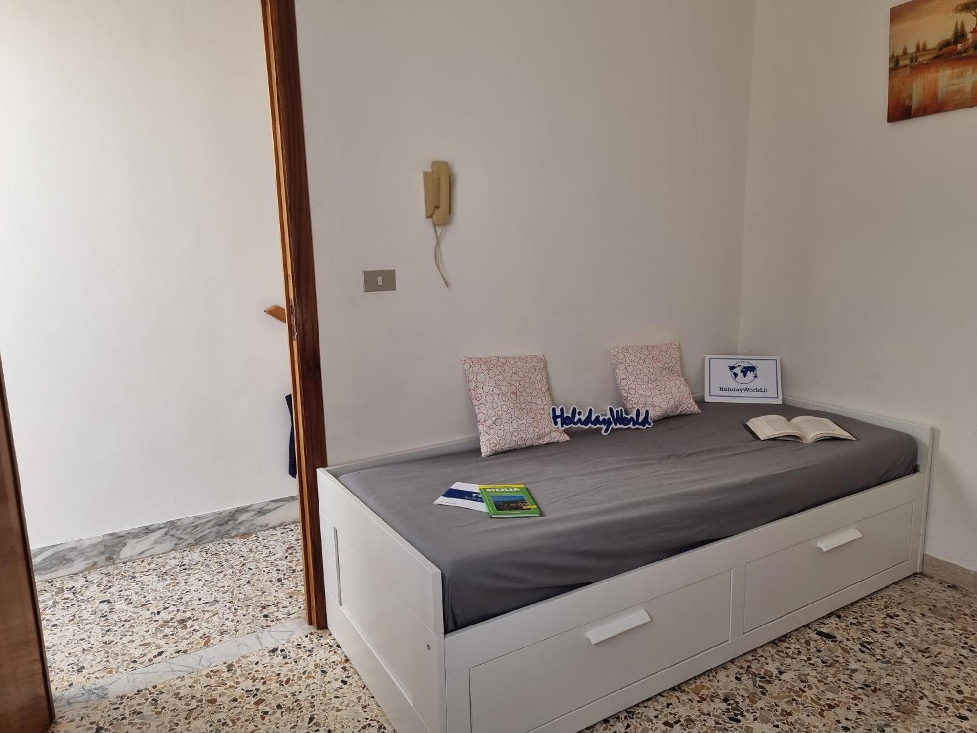 Borgo Di Taormina Apartments By Holiday World Gaggi Bagian luar foto