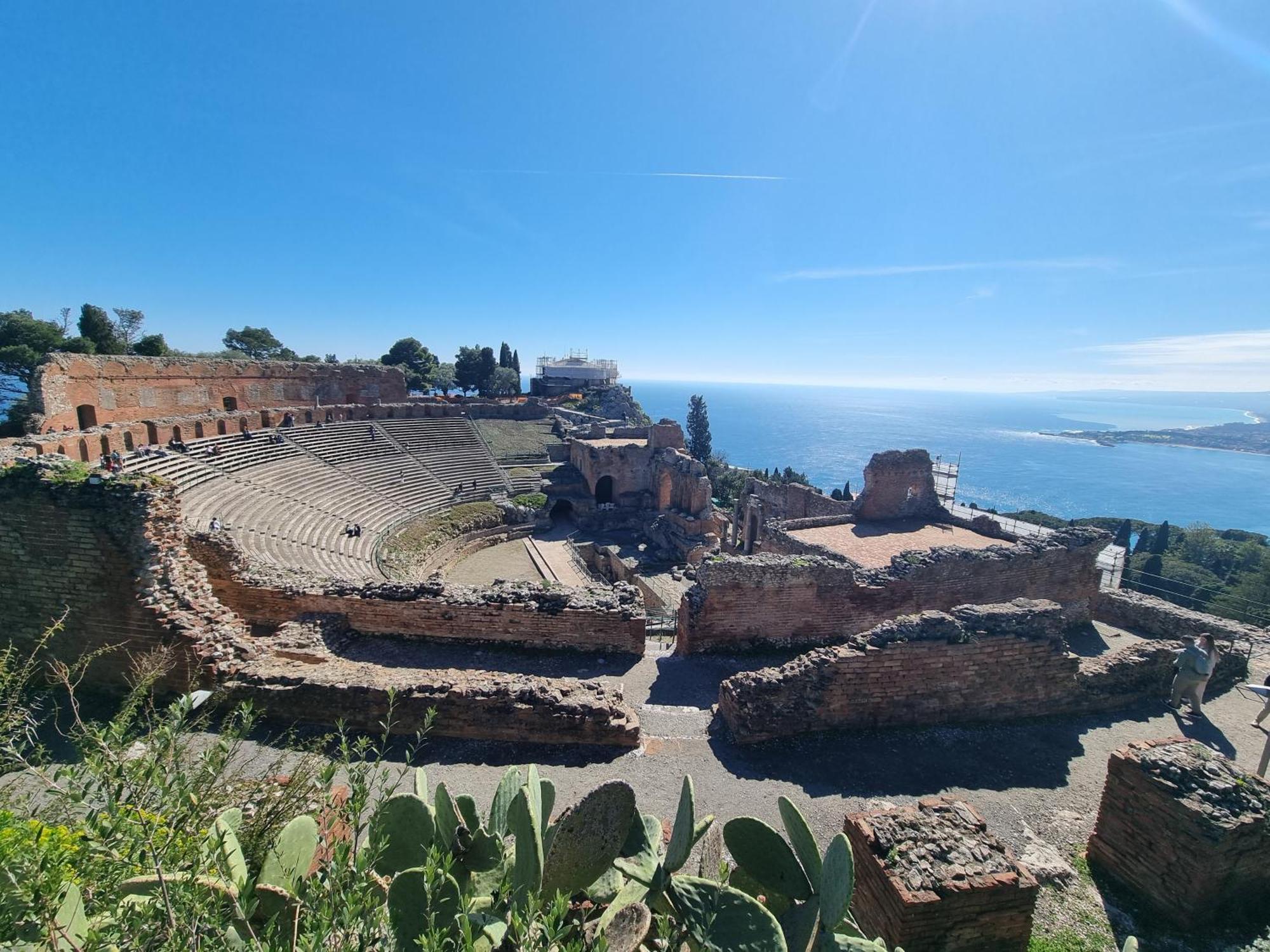 Borgo Di Taormina Apartments By Holiday World Gaggi Bagian luar foto
