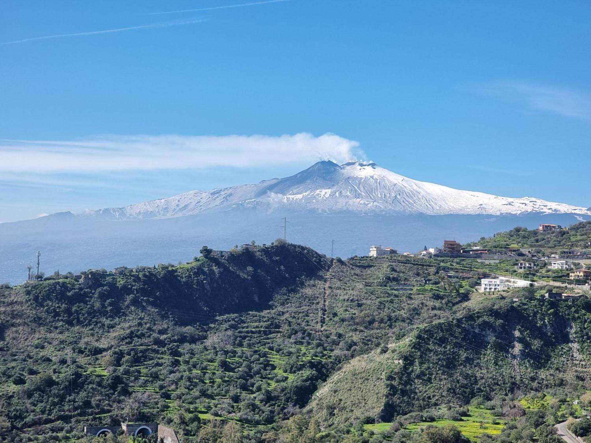 Borgo Di Taormina Apartments By Holiday World Gaggi Bagian luar foto